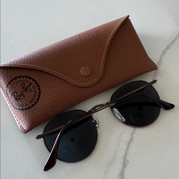 Ray-Ban Sunglasses - Picture 3 of 4